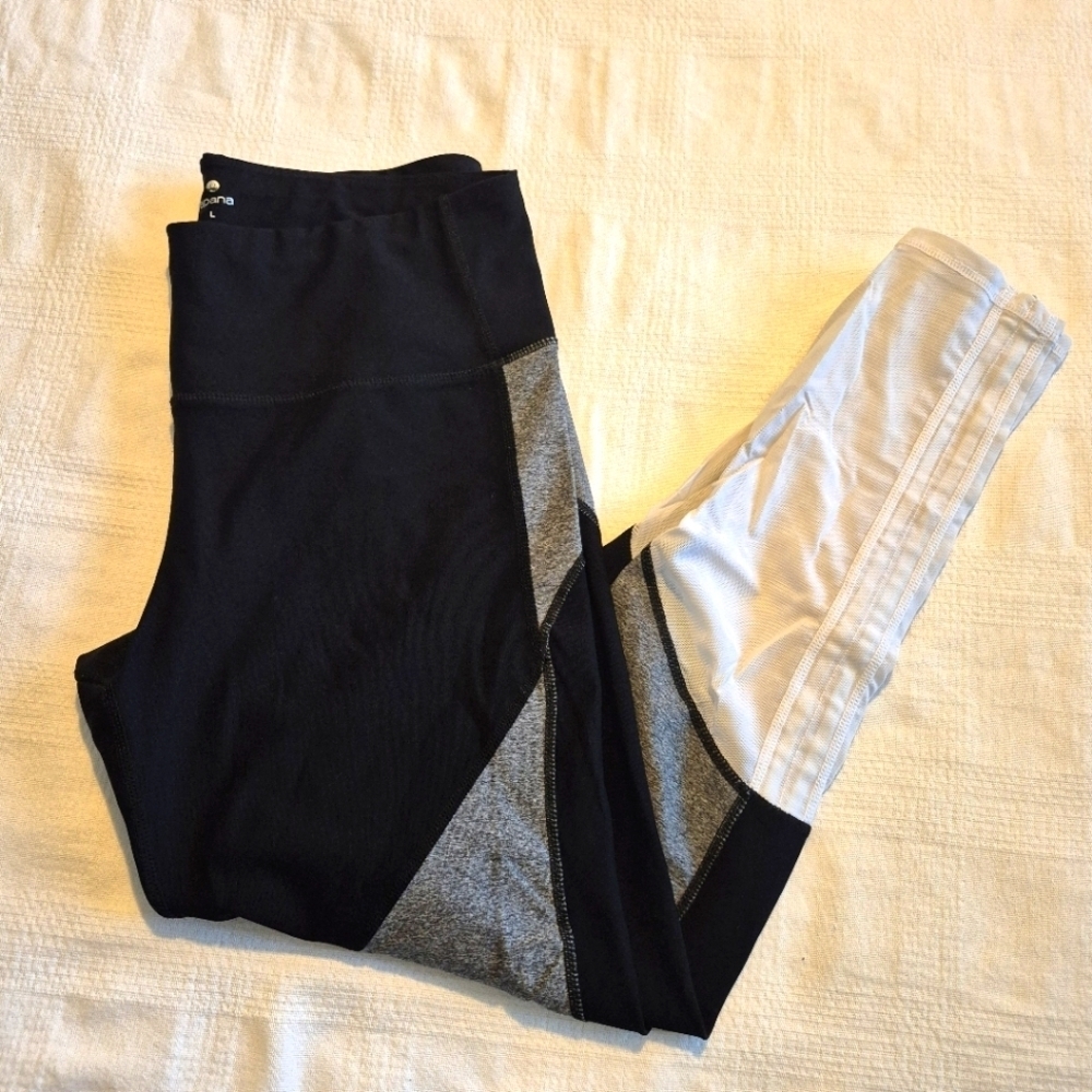 Apana women's size Large leggings, black, gray & white full length VGUC
